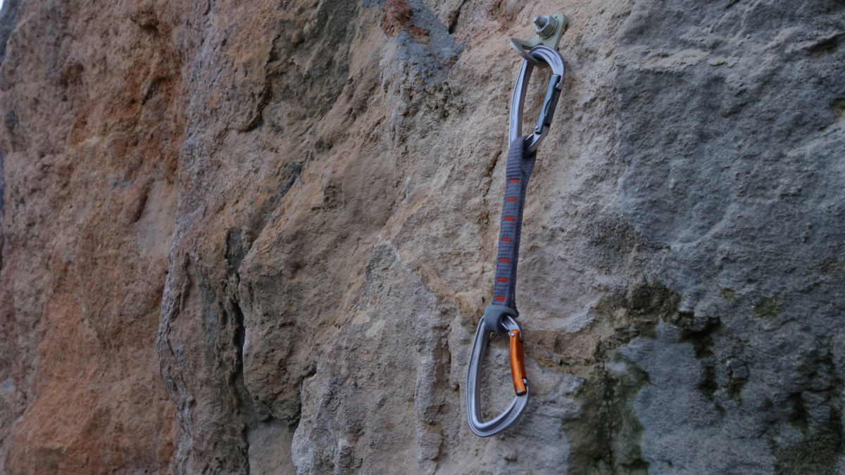 La cinta exprés Djinn Axess de Petzl es una cinta ideal para escalada deportiva.